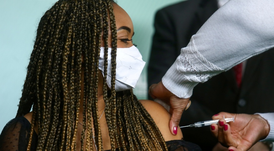 São Paulo atinge 100% de adultos com o ciclo vacinal completo contra a Covid-19